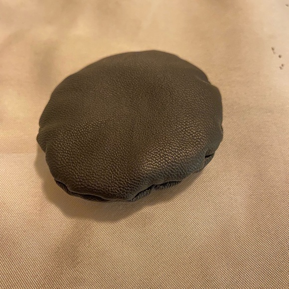 Barbie doll faux leather beret - Picture 4 of 4